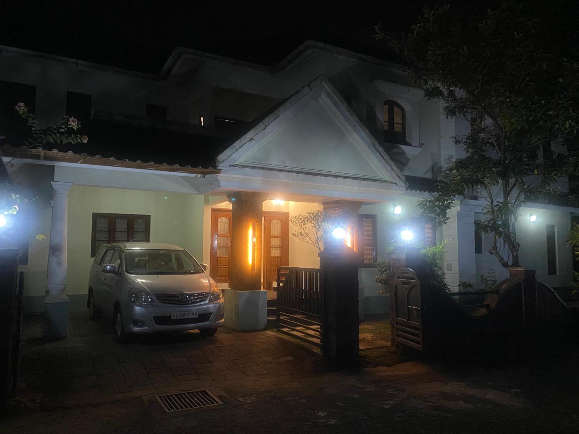 "Radhas" 4Br Villa In Gated Spring Field Community, Kannur Eksteriør billede